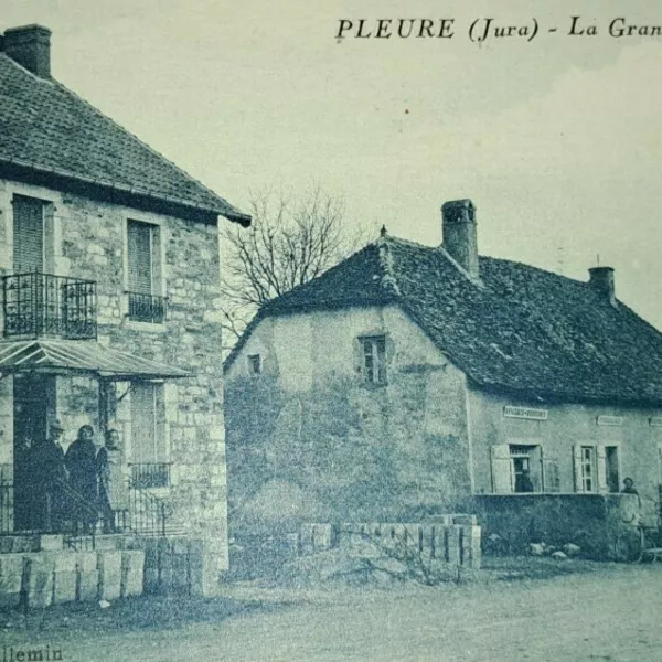 Maisons en face de l'ancienne poste